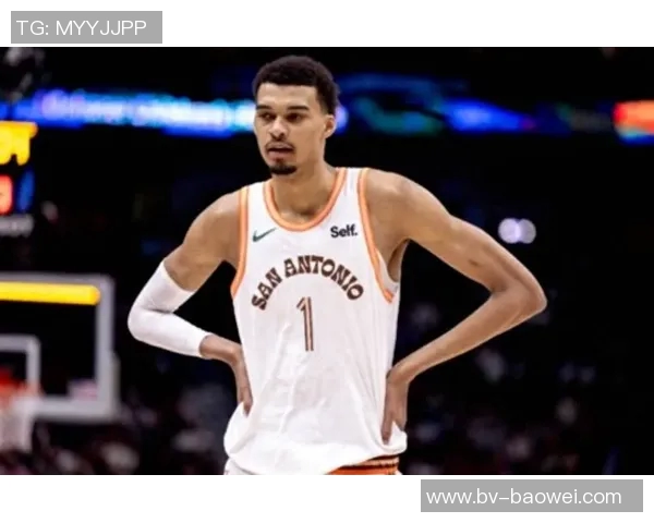 奥拉朱旺透露文班亚马渴望学习脚步技巧并愿意向他请教秘诀 奥拉朱旺透露文班亚马渴望学习脚步技巧并愿意向他请教秘诀