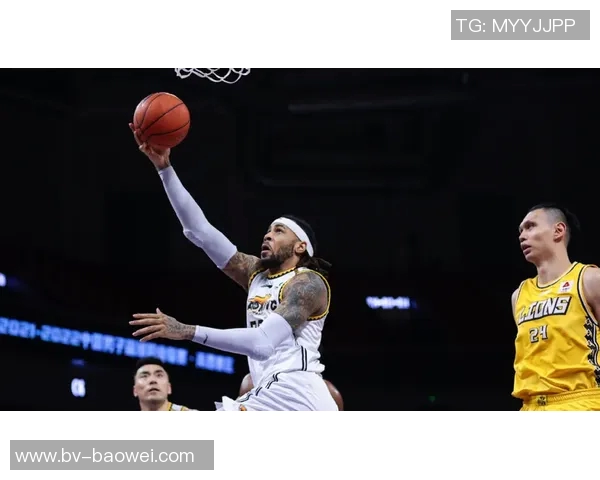 弗罗因德盛赞迪亚斯在关键时刻的表现是球队成功的关键因素 弗罗因德盛赞迪亚斯在关键时刻的表现是球队成功的关键因素