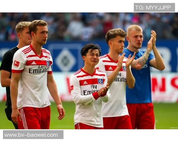 多特蒙德与汉堡上半场战成平局丘库埃梅卡错失良机卡帕尔多射门中柱